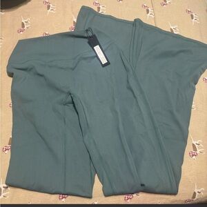 ONER ACTIVE SOFT MOTION FLARES ICED GREEN NWT